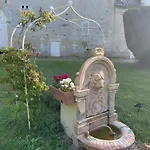 Chateau De Miguillaume Pensión 3*