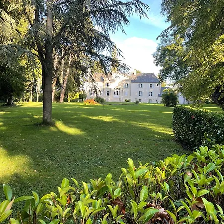 Chateau De Miguillaume Pensión 3*